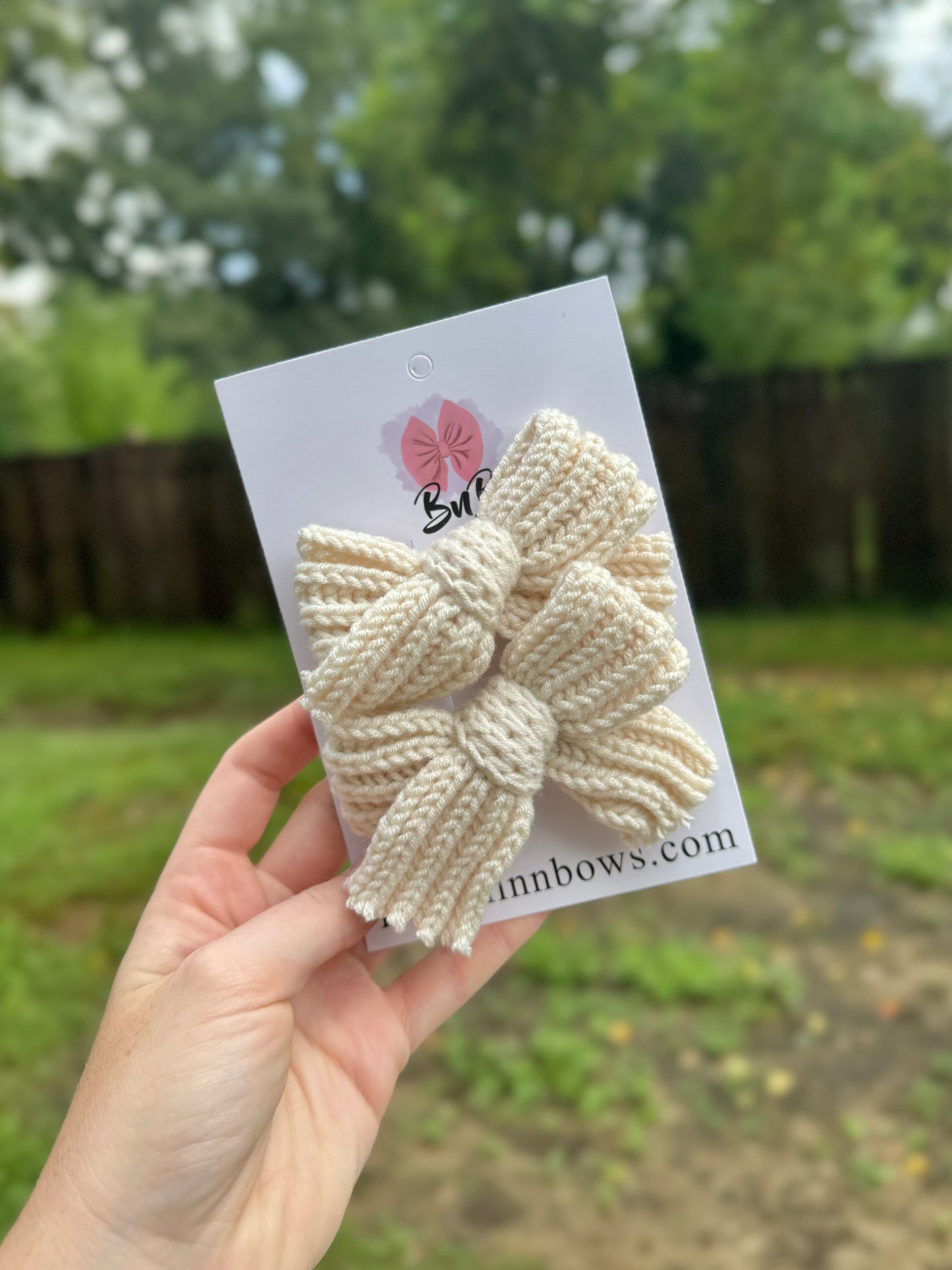 CREAM KNITTED BOW