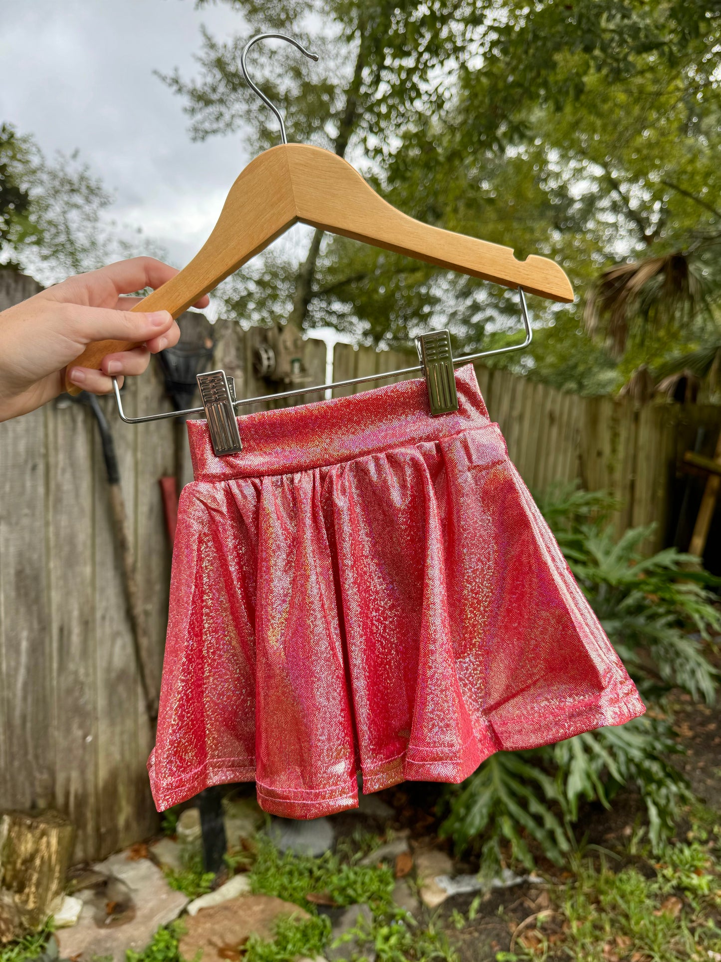 RED SHIMMER SKORT
