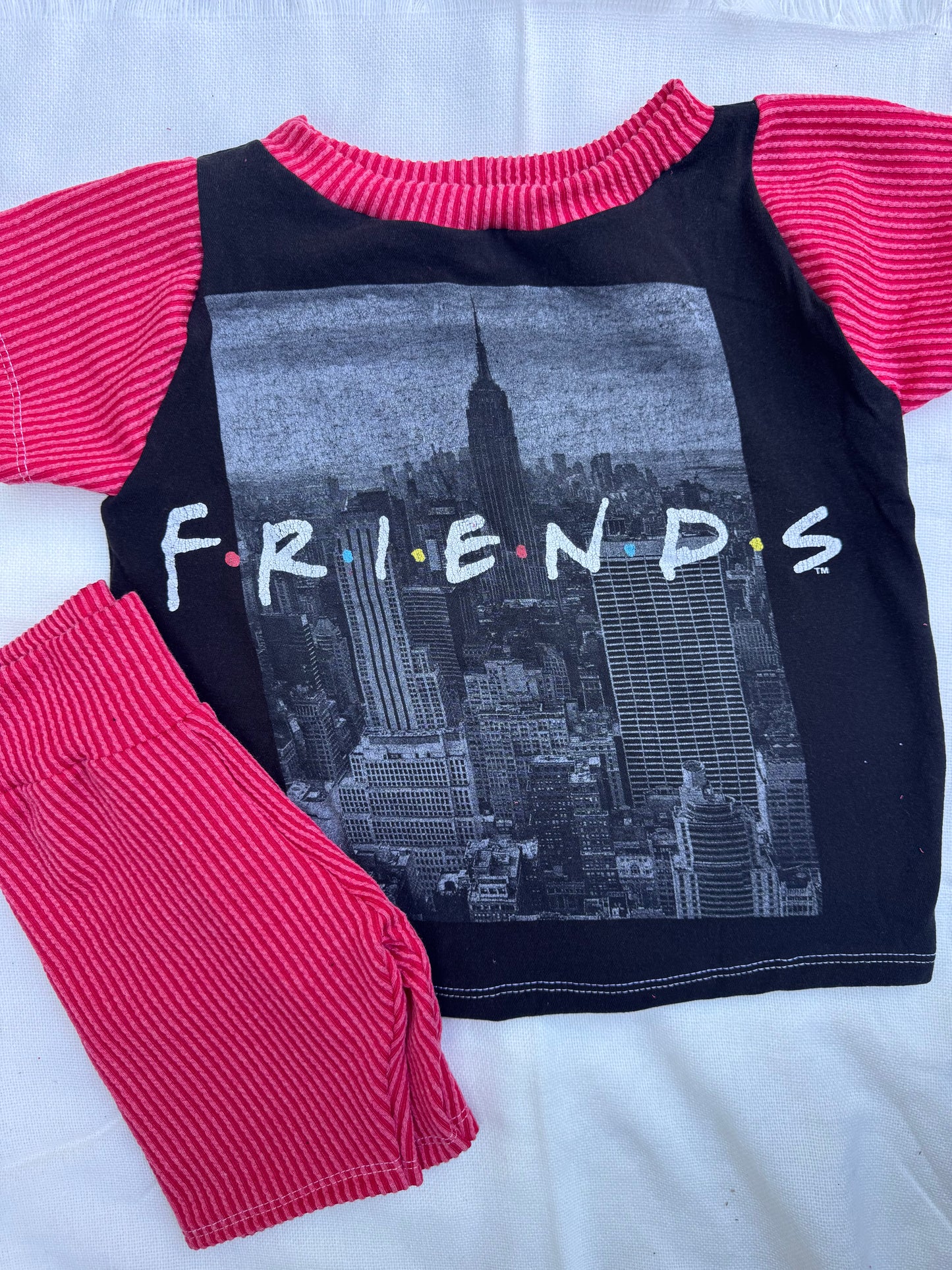 FRIENDS SET 5/6Y