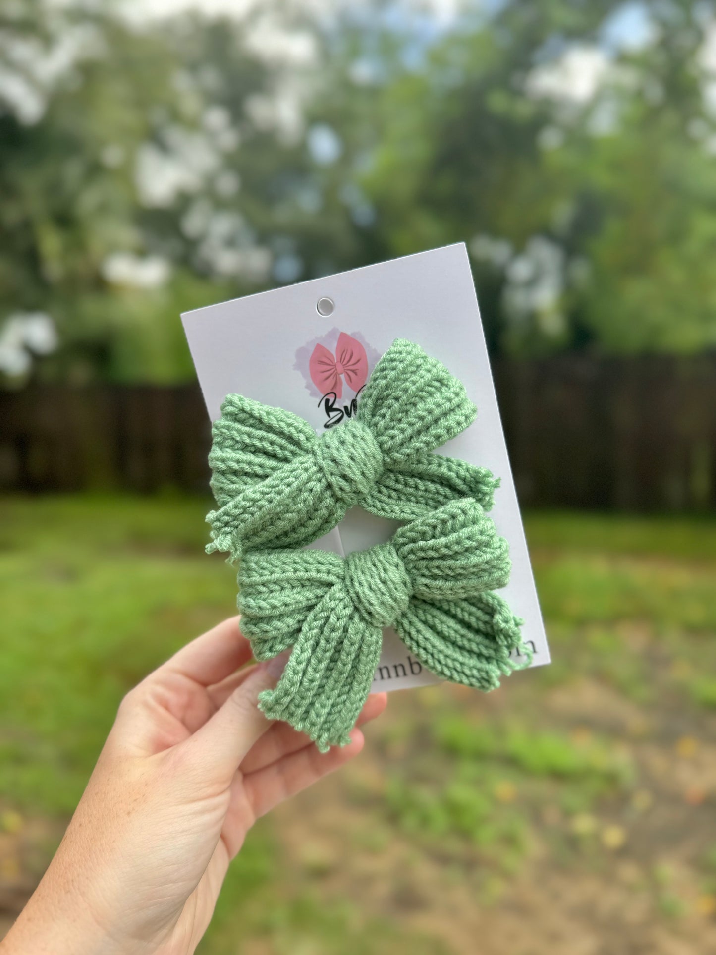 SAGE KNITTED BOW
