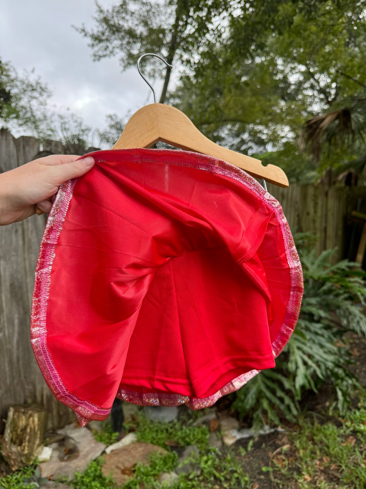 RED SHIMMER SKORT