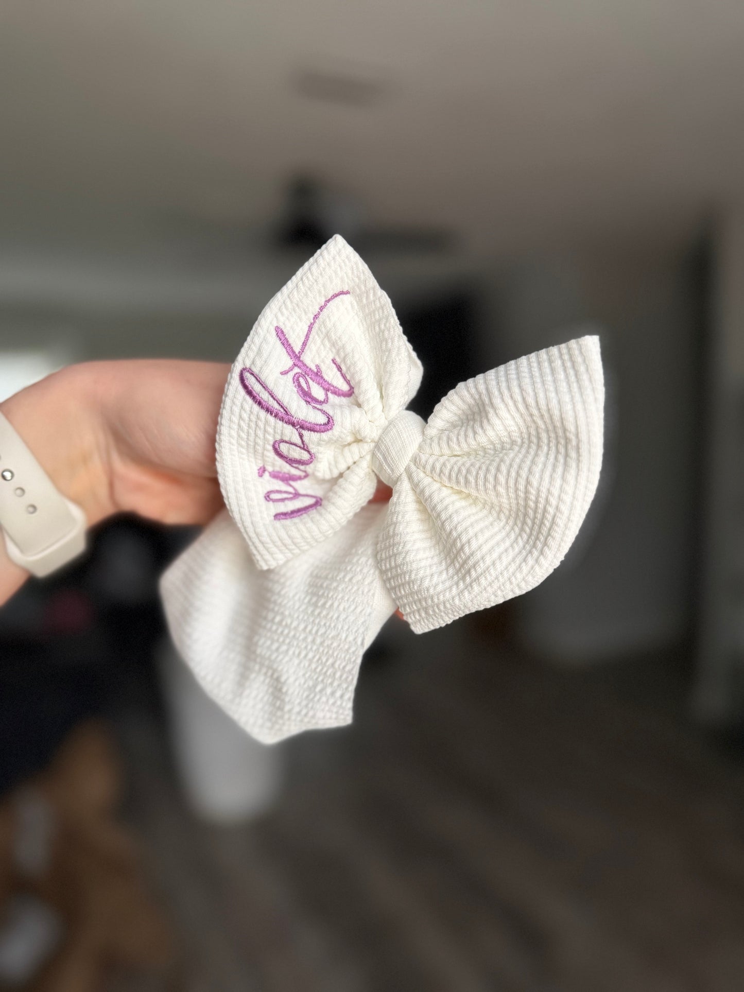 EMBROIDERED NAME BOW