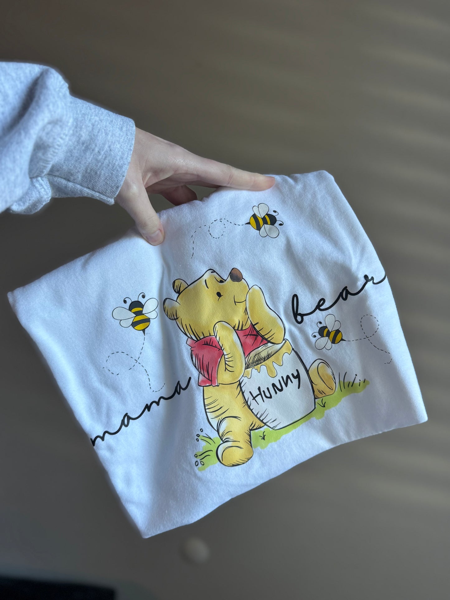 MAMA BEAR TEE SIZE MEDIUM