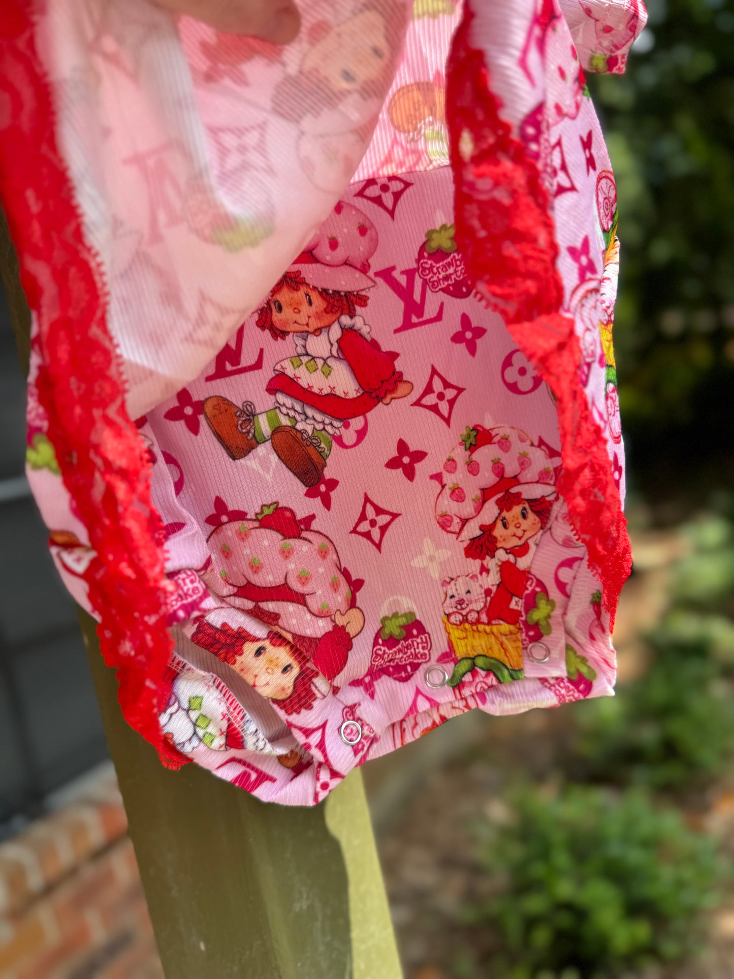 STRAWBERRY ROMPER *limited*